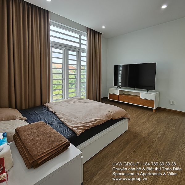 7-bedroom villa for rent in Binh Chanh with private pool, BBQ and limousine pickup