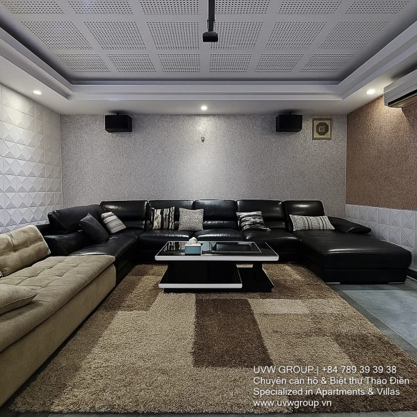 7-bedroom villa for rent in Binh Chanh with private pool, BBQ and limousine pickup