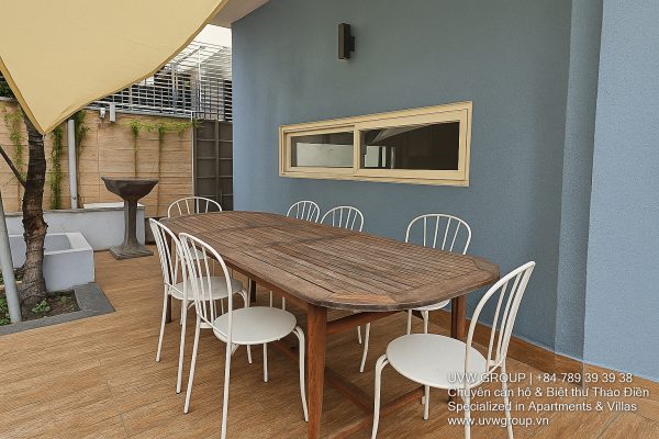 7-bedroom villa for rent in Binh Chanh with private pool, BBQ and limousine pickup