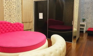 Modern luxury villa in An Phu ward with large swimming pool, karaoke room, 7 bedrooms, and 6 bathrooms