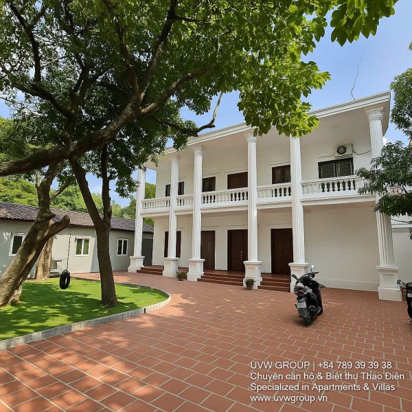 Luxury 5-bedroom villa with private swimming pool and large garden for rent in An Phu, District 2, HCMC.
