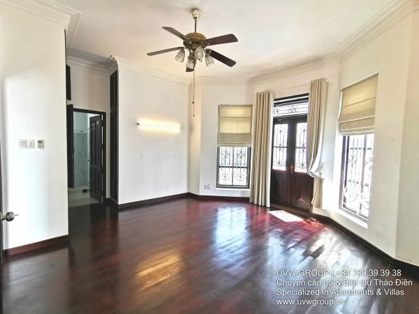 Modern 3-bedroom villa with garden in secure compound for rent, An Phu, District 2, HCMC