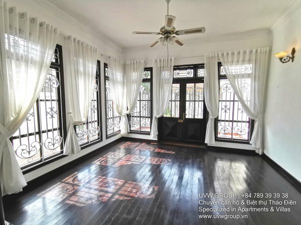 Modern 3-bedroom villa with garden in secure compound for rent, An Phu, District 2, HCMC
