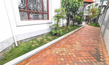 Modern 3-bedroom villa with garden in secure compound for rent, An Phu, District 2, HCMC