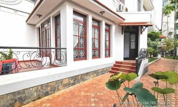 Modern 3-bedroom villa with garden in secure compound for rent, An Phu, District 2, HCMC