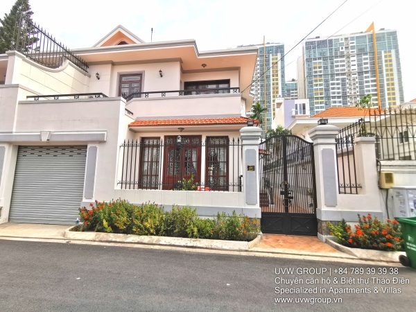 Modern 3-bedroom villa with garden in secure compound for rent, An Phu, District 2, HCMC