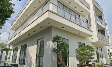Modern villa for rent in Nha Be with private pool, 8 bedrooms, BBQ and limousine pickup
