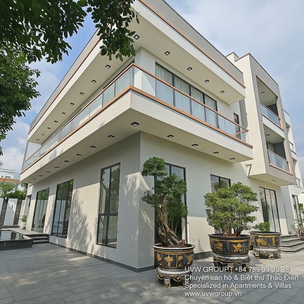 Modern villa for rent in Nha Be with private pool, 8 bedrooms, BBQ and limousine pickup