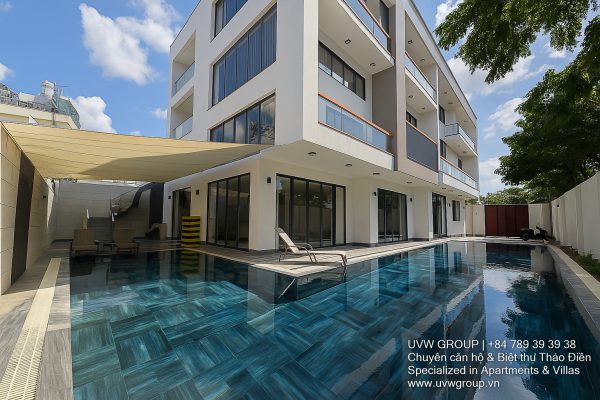Modern villa for rent in Nha Be with private pool, 8 bedrooms, BBQ and limousine pickup