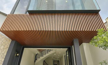 Frontage of a townhouse located on Nguyen Cu Street, the center of Thao Dien. For sale at a good price, with a spacious expanding width, suitable for living and investment.