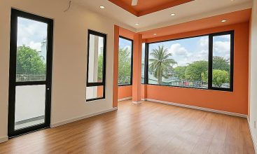 Frontage of a townhouse located on Nguyen Cu Street, the center of Thao Dien. For sale at a good price, with a spacious expanding width, suitable for living and investment.