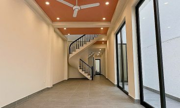Frontage of a townhouse located on Nguyen Cu Street, the center of Thao Dien. For sale at a good price, with a spacious expanding width, suitable for living and investment.