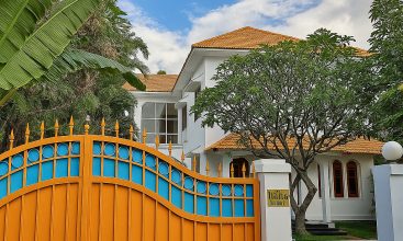 Beautiful 5-bedroom villa in Thao Dien with outdoor swimming pool, karaoke lounge, king-size beds, and 5 bathrooms – fully furnished for short-term resort-style stays