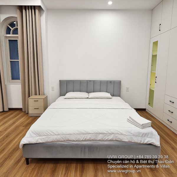 Beautiful 5-bedroom villa in Thao Dien with outdoor swimming pool, karaoke lounge, king-size beds, and 5 bathrooms – fully furnished for short-term resort-style stays