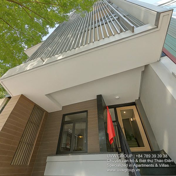Exterior corner view of the 4-bedroom villa (basement, G+2 floors) available for rent in An Phu, D2.