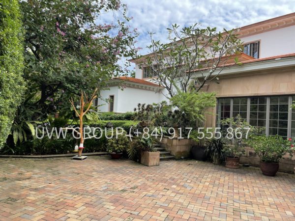 Villa for sale on Nguyen U Di street frontage in Thao Dien District 2