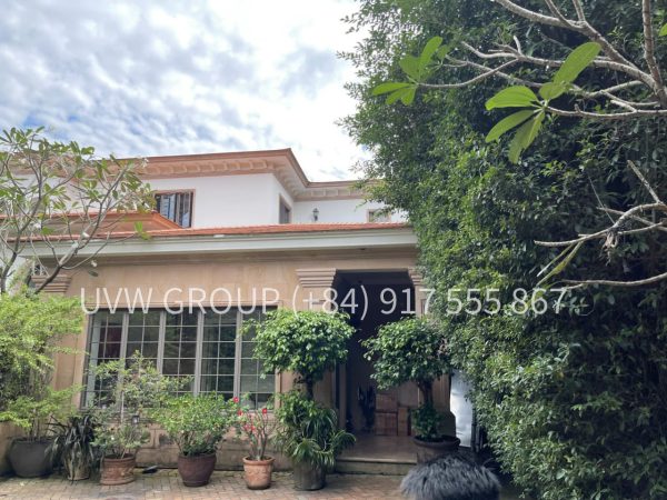 Villa for sale on Nguyen U Di street frontage in Thao Dien District 2