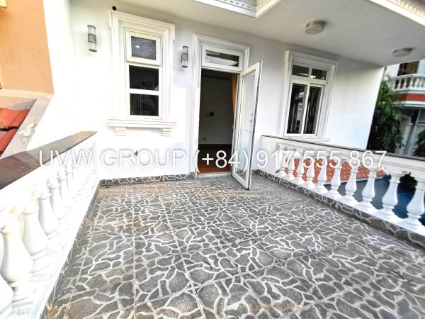 white house for rent in thao dien-district 2